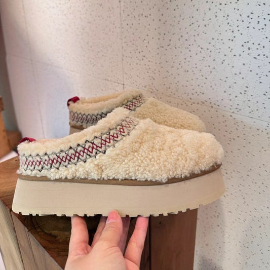 UGG Low-top Shoes
